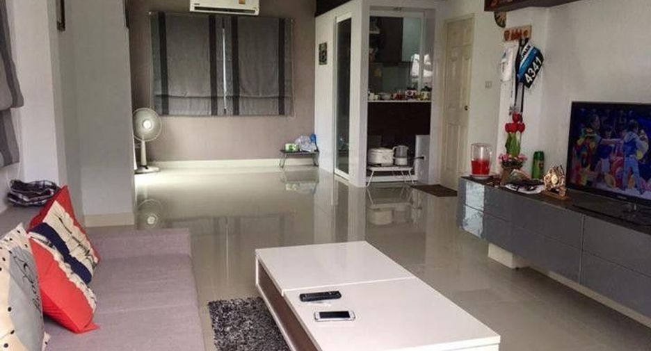 Casa adosada en venta de 3 habitaciones en Phra Nakhon Si Ayutthaya, Phra Nakhon Si Ayutthaya
