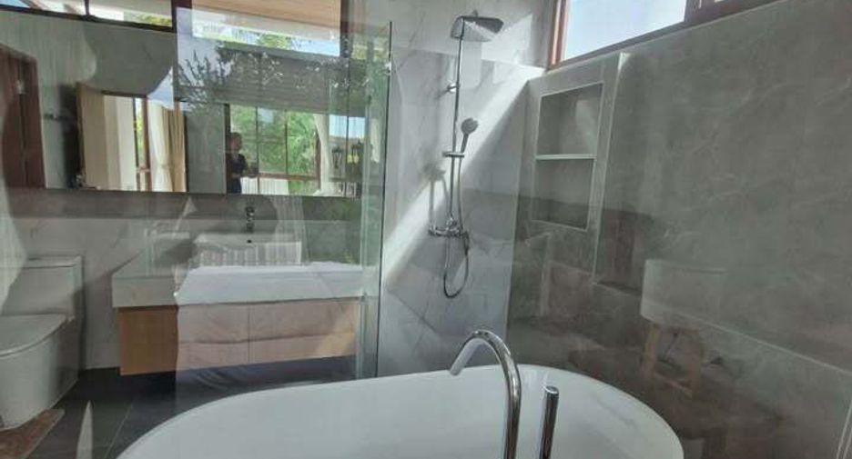 For rent 3 bedrooms villa in Mueang Phuket, Phuket