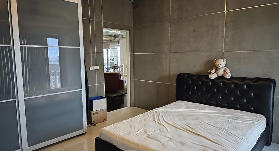 For sale 2 bedrooms condo in Bang Rak, Bangkok
