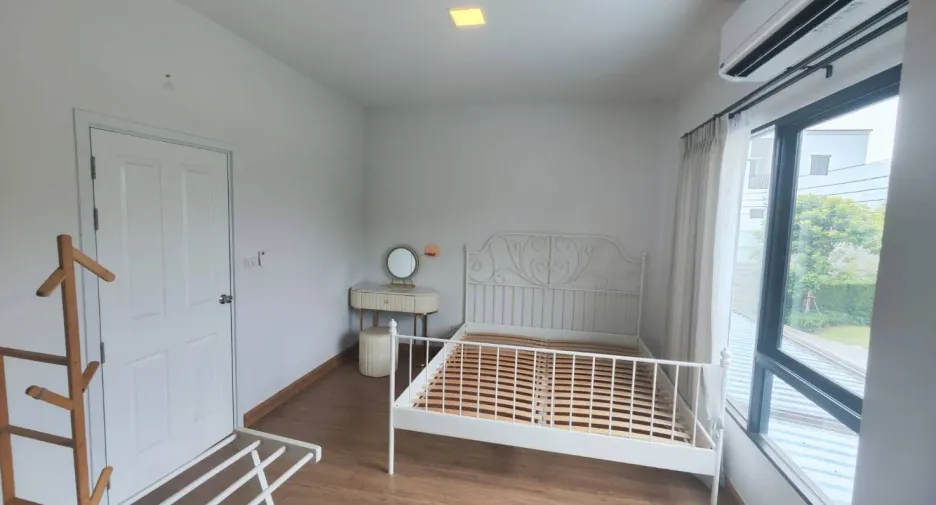 Продажа и аренда 4 спальни таунхаус в Bang Kruai, Нонтабури