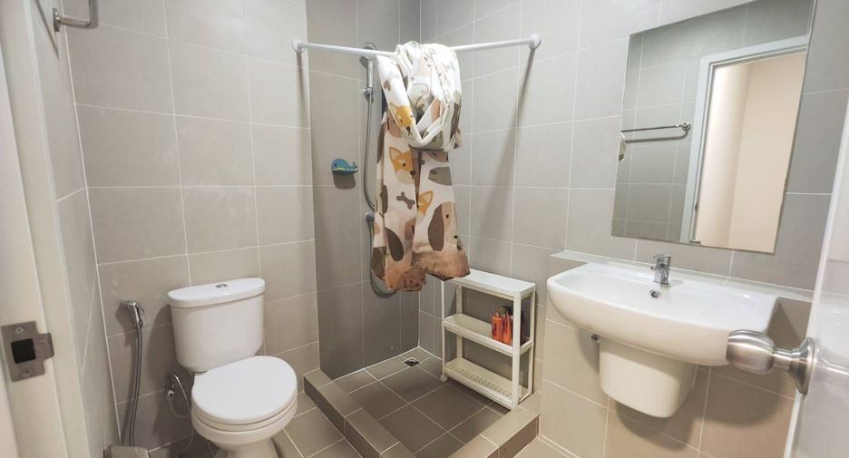 Casa adosada en venta y en alquiler de 4 habitaciones en Bang Kruai, Nonthaburi