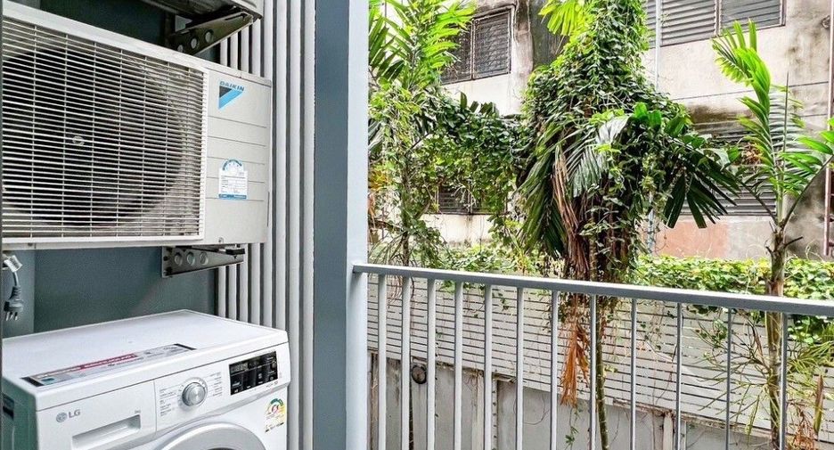 For sale 1 bed condo in Mueang Samut Prakan, Samut Prakan