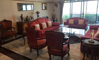 For sale 3 bedrooms condo in Watthana, Bangkok