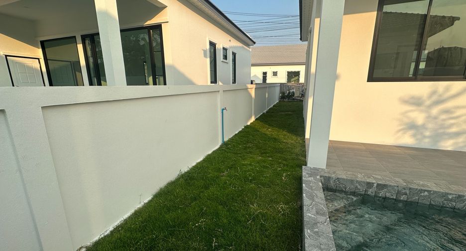 For sale 3 bedrooms house in Mueang Buriram, Buriram