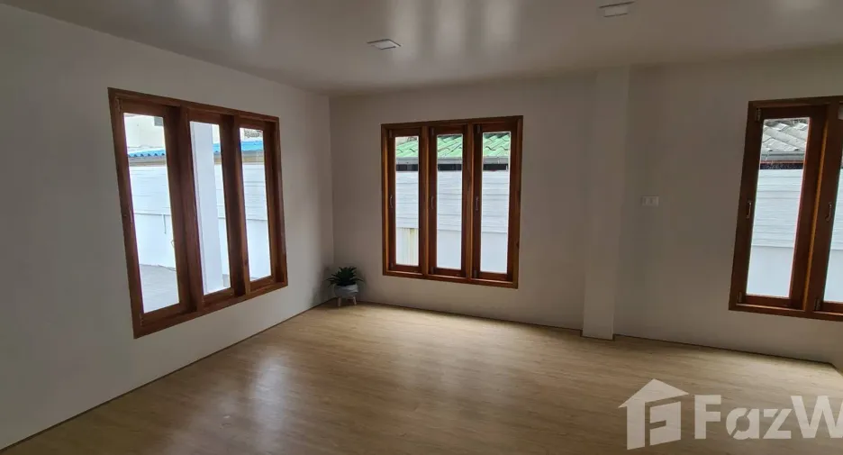For sale 2 bedrooms townhouse in Mueang Nakhon Ratchasima, Nakhon Ratchasima