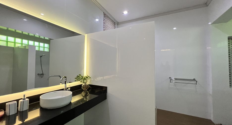For sale 3 bedrooms villa in Thalang, Phuket