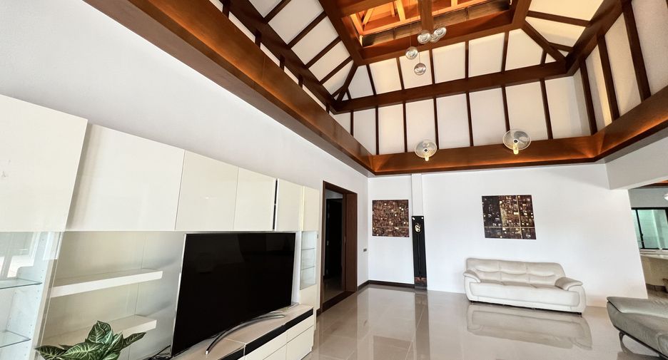 For sale 3 bedrooms villa in Thalang, Phuket