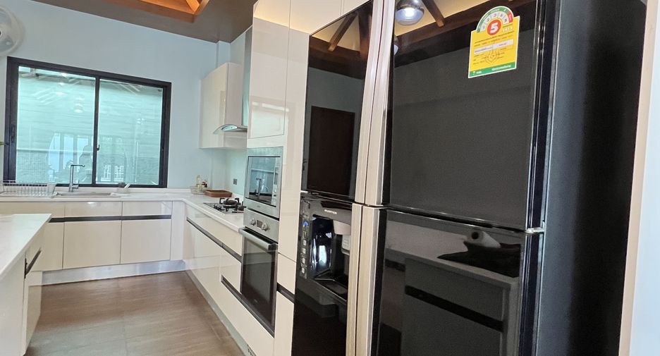 For sale 3 bedrooms villa in Thalang, Phuket