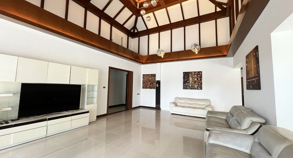 For sale 3 bedrooms villa in Thalang, Phuket