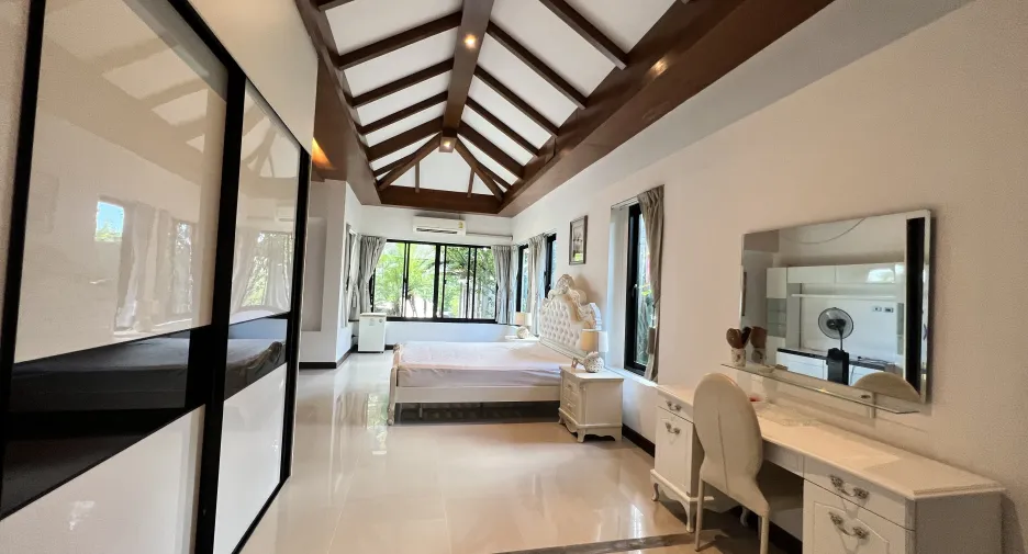 For sale 3 bedrooms villa in Thalang, Phuket