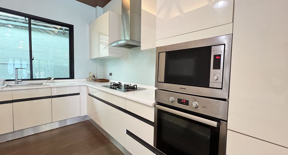 For sale 3 bedrooms villa in Thalang, Phuket