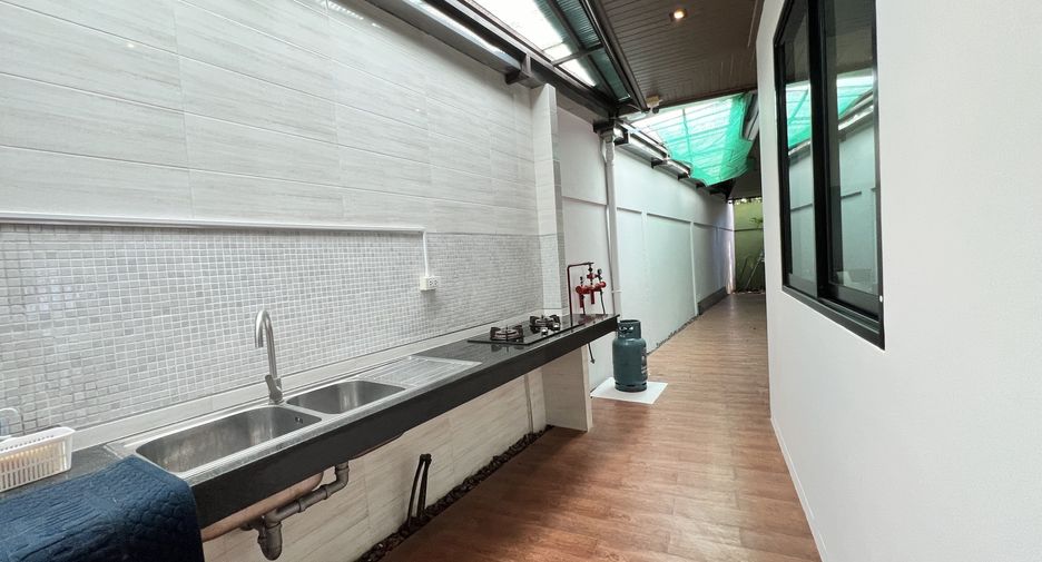 For sale 3 bedrooms villa in Thalang, Phuket