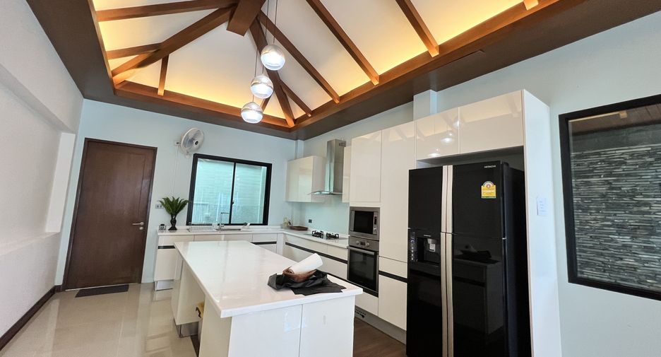 For sale 3 bedrooms villa in Thalang, Phuket