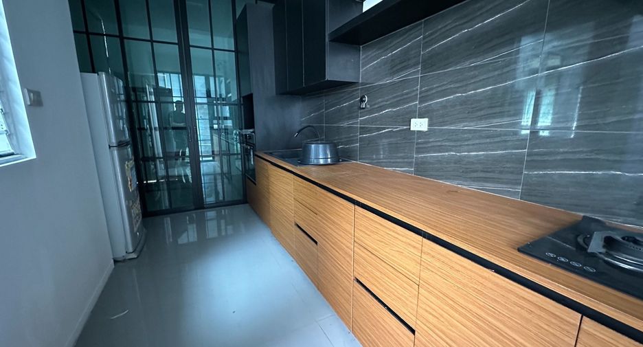 Haus zum Kauf mit 3 Zimmer in Bang Sao Thong, Samut Prakan
