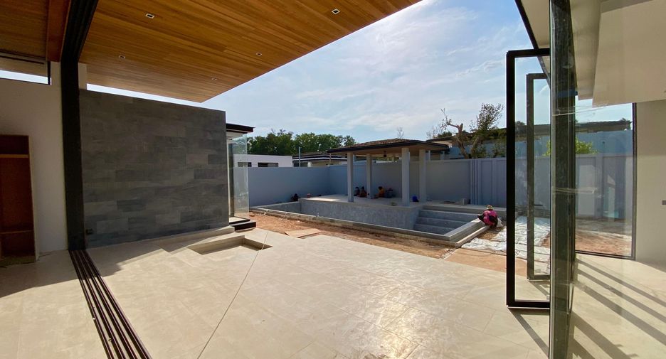 For sale 4 bedrooms villa in Thalang, Phuket