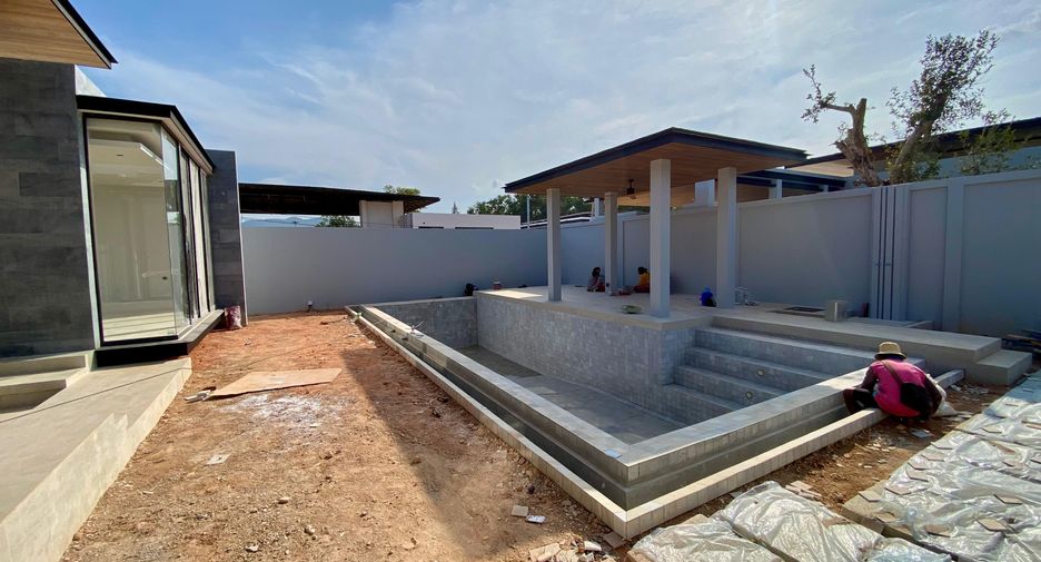 For sale 4 bedrooms villa in Thalang, Phuket