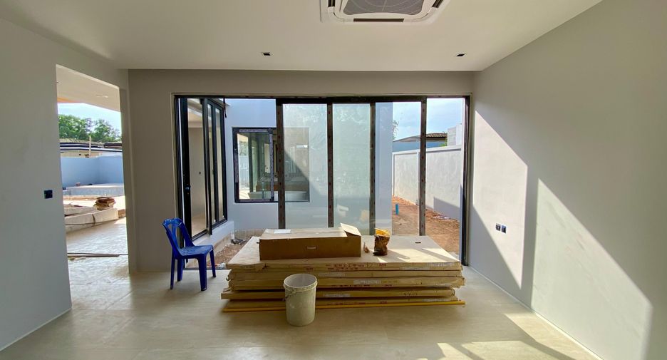 For sale 4 bedrooms villa in Thalang, Phuket