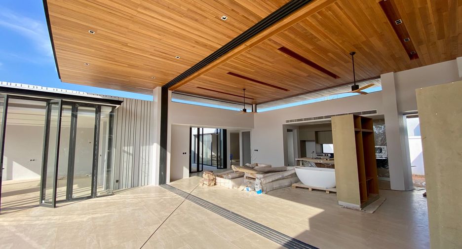 For sale 4 bedrooms villa in Thalang, Phuket