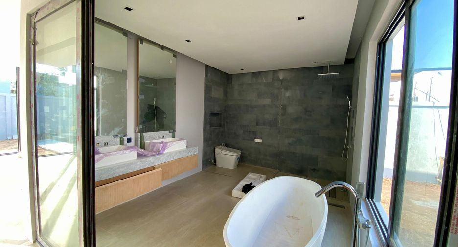 For sale 4 bedrooms villa in Thalang, Phuket