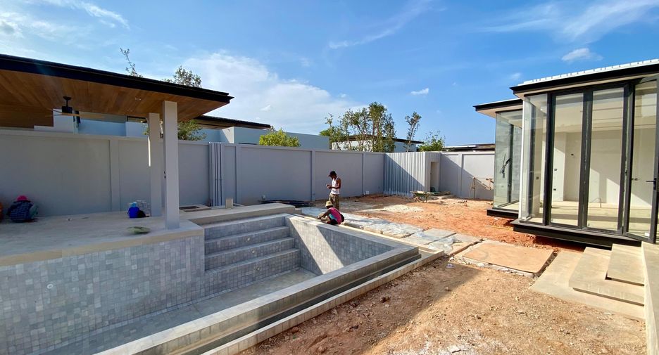 For sale 4 bedrooms villa in Thalang, Phuket