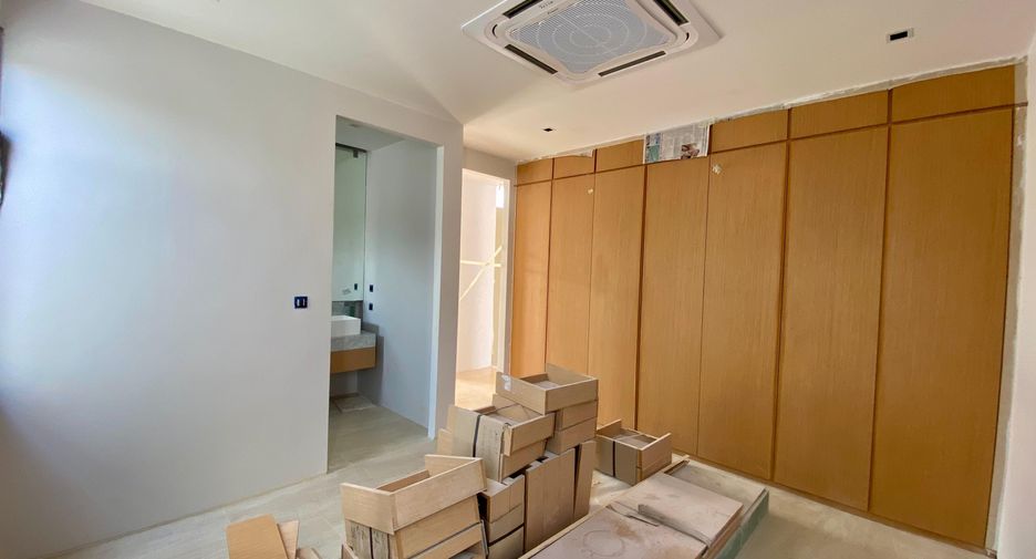 For sale 4 bedrooms villa in Thalang, Phuket