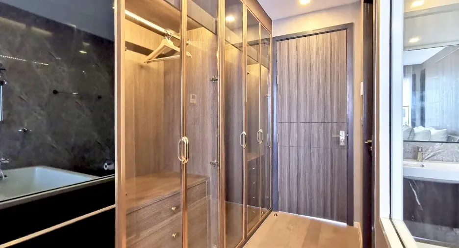 Wohnung zum Kauf und zur Miete mit 2 Zimmer in Khlong Toei, Bangkok