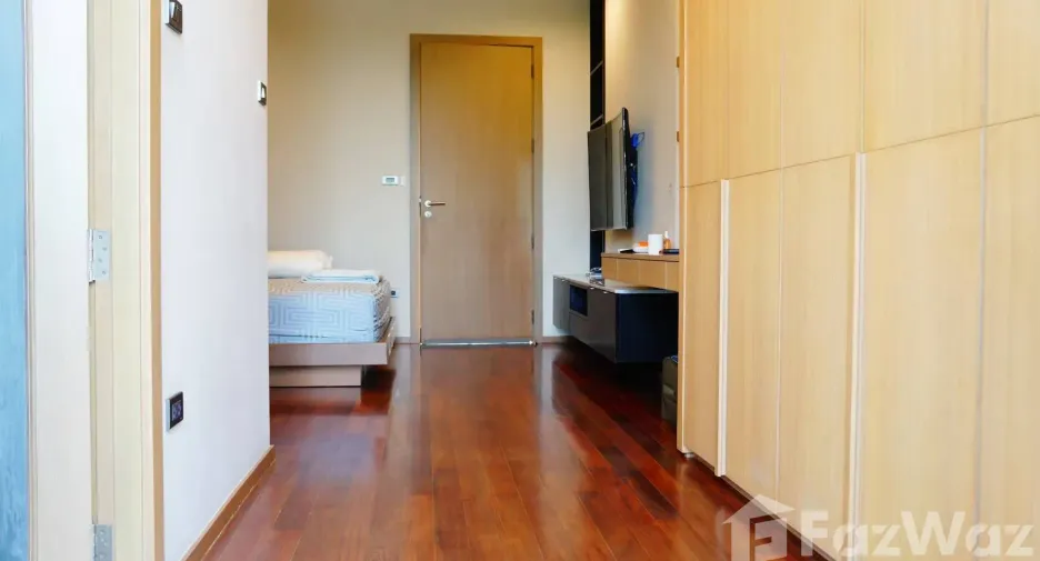 Casa en venta de 5 habitaciones en Krathum Baen, Samut Sakhon