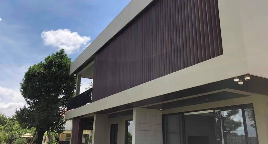 Casa en venta de 5 habitaciones en Krathum Baen, Samut Sakhon