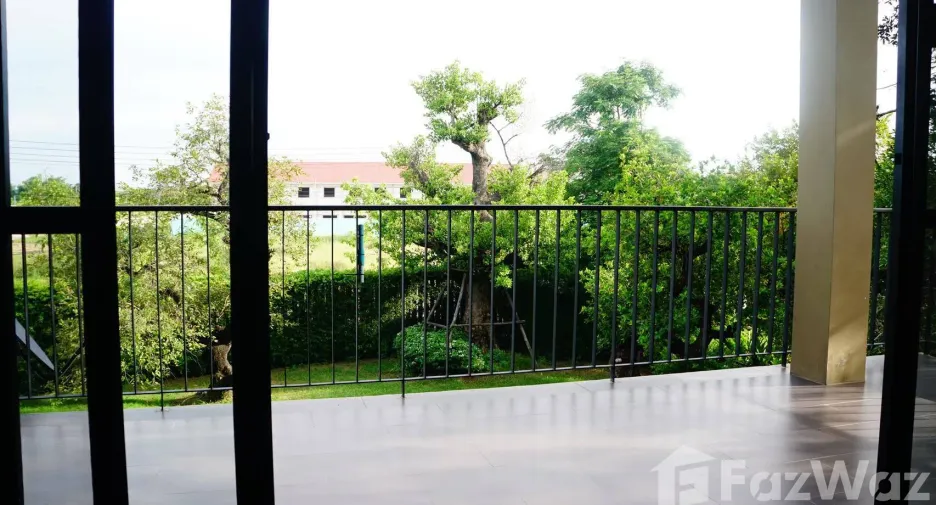 Casa en venta de 5 habitaciones en Krathum Baen, Samut Sakhon