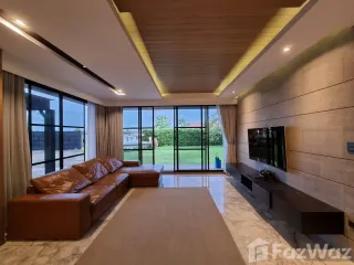 Casa en venta de 5 habitaciones en Krathum Baen, Samut Sakhon