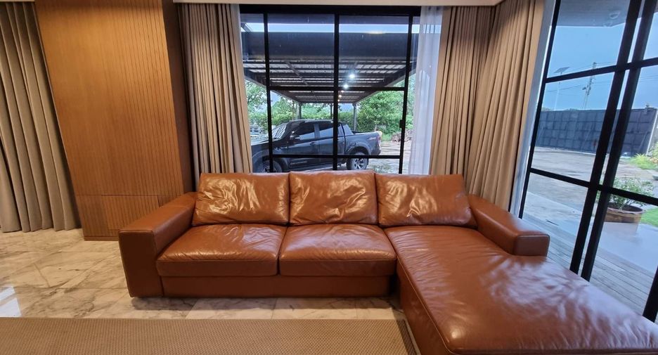 Casa en venta de 5 habitaciones en Krathum Baen, Samut Sakhon
