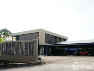 Casa en venta de 5 habitaciones en Krathum Baen, Samut Sakhon