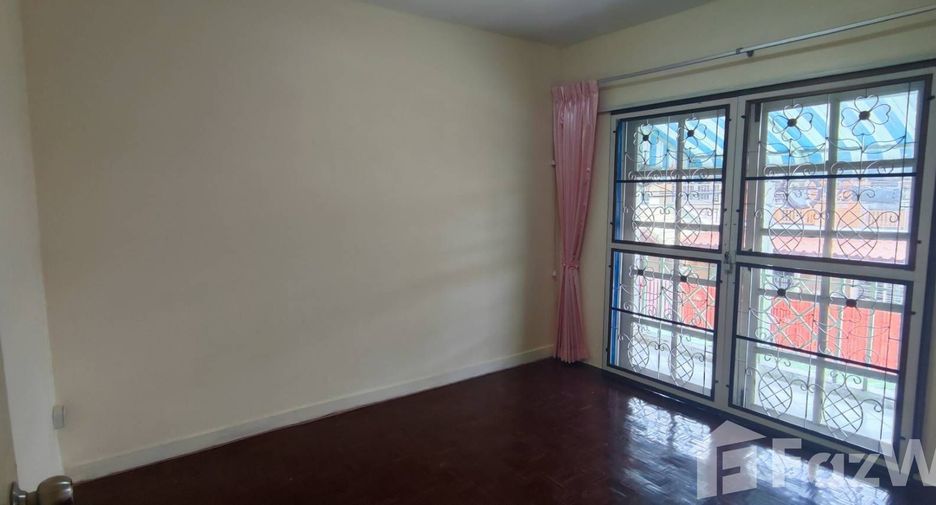 Reihenhaus zum Kauf mit 3 Zimmer in Mueang Samut Prakan, Samut Prakan