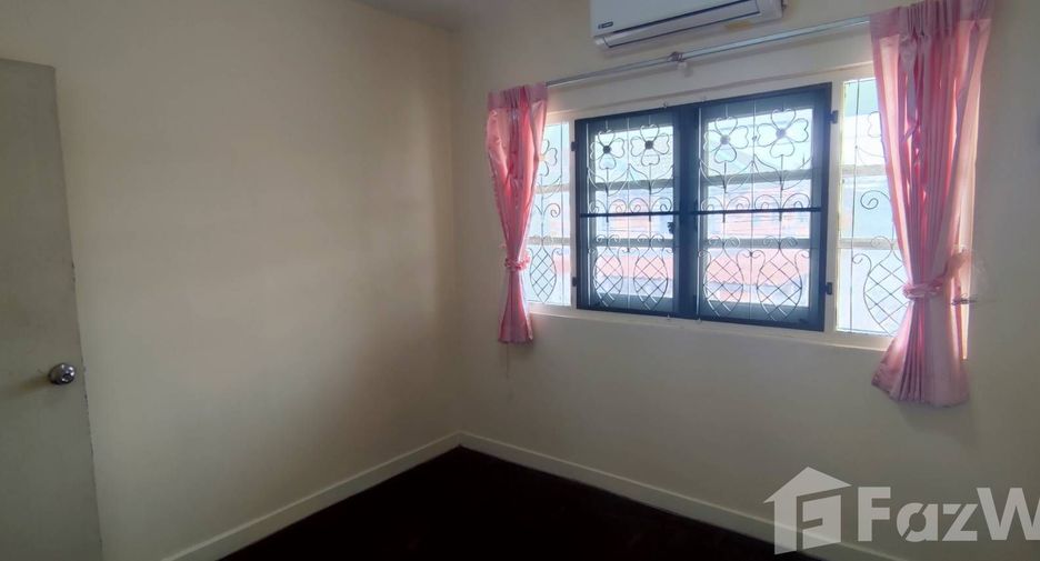 Reihenhaus zum Kauf mit 3 Zimmer in Mueang Samut Prakan, Samut Prakan