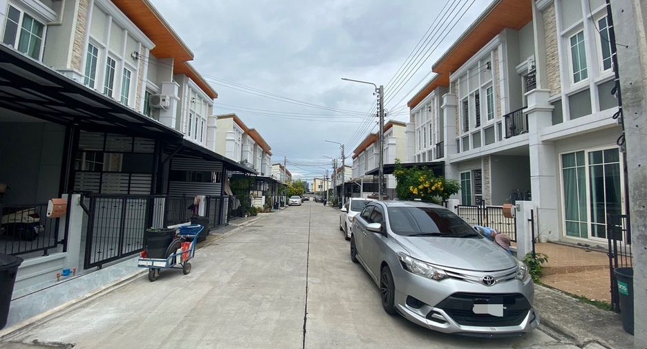 Reihenhaus zum Kauf mit 3 Zimmer in Bang Kruai, Nonthaburi