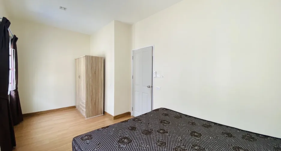 Reihenhaus zum Kauf mit 3 Zimmer in Bang Kruai, Nonthaburi