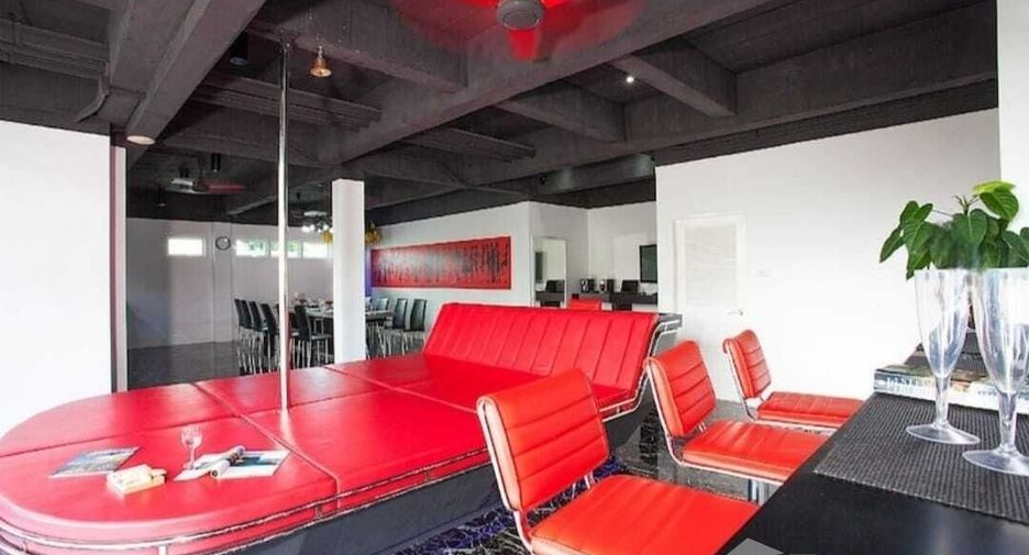 Villa en alquiler de 10 habitaciones en Mueang Phuket, Phuket