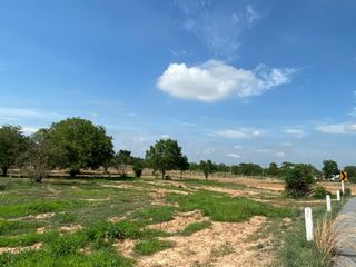 Terreno en venta en Phatthana Nikhom, Lopburi