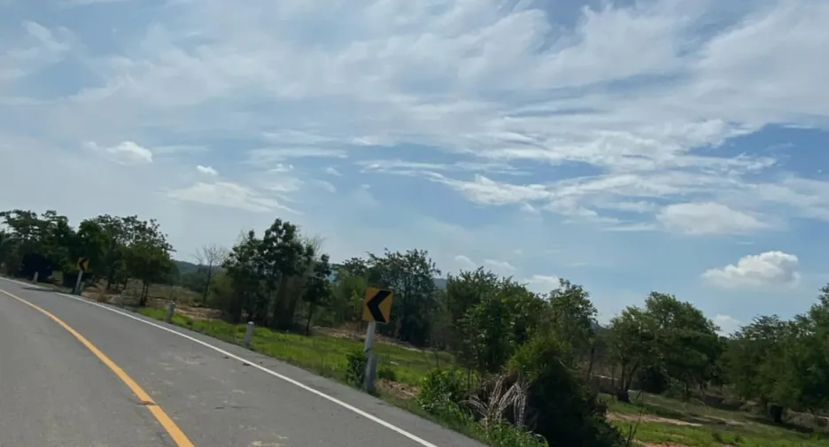For sale land in Phatthana Nikhom, Lopburi