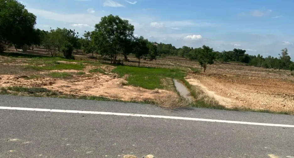For sale land in Phatthana Nikhom, Lopburi