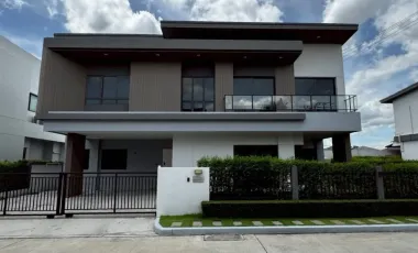 For sale 5 bedrooms house in Saphan Sung, Bangkok