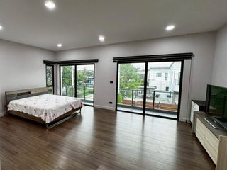 À vendre 5 chambres maison à Saphan Sung, Bangkok