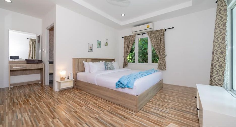 For rent 7 bedrooms villa in Mueang Phuket, Phuket