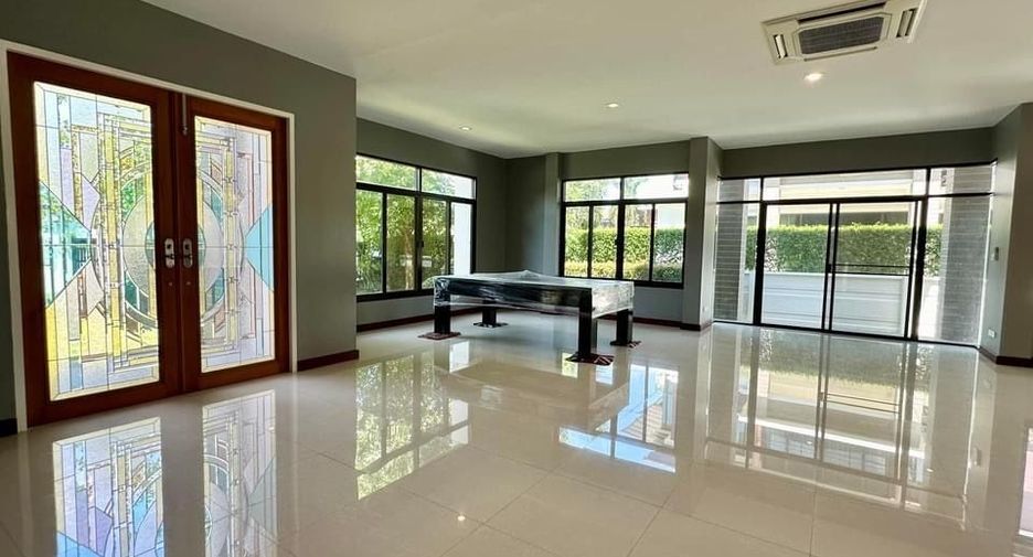 For sale 4 bedrooms house in Nong Khaem, Bangkok