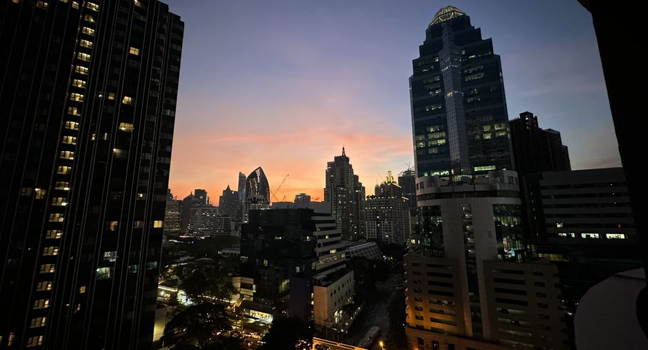 Condo en alquiler de 2 habitaciones en Watthana, Bangkok