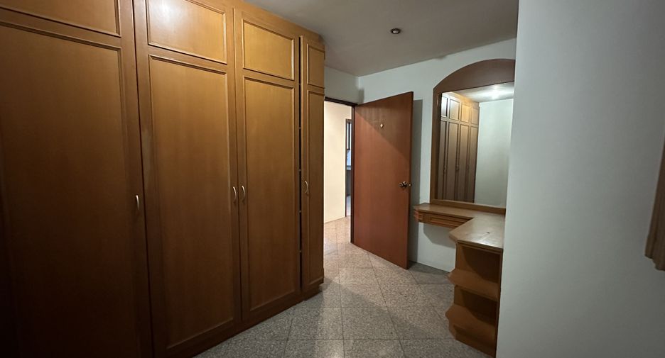Condo en alquiler de 2 habitaciones en Watthana, Bangkok