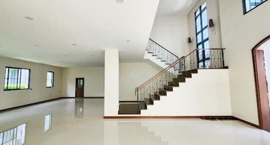 For sale 5 bedrooms house in Thawi Watthana, Bangkok