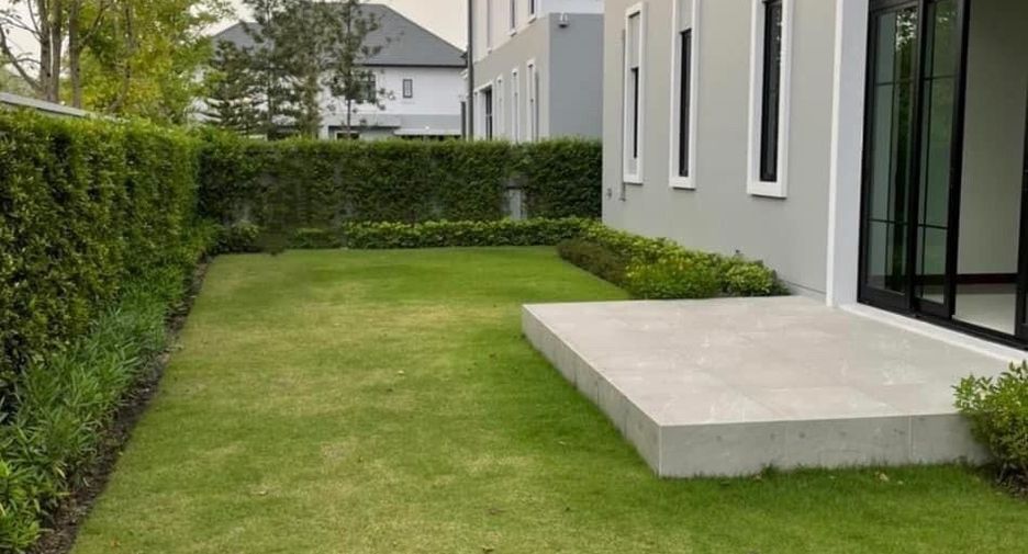 For sale 5 bedrooms house in Thawi Watthana, Bangkok