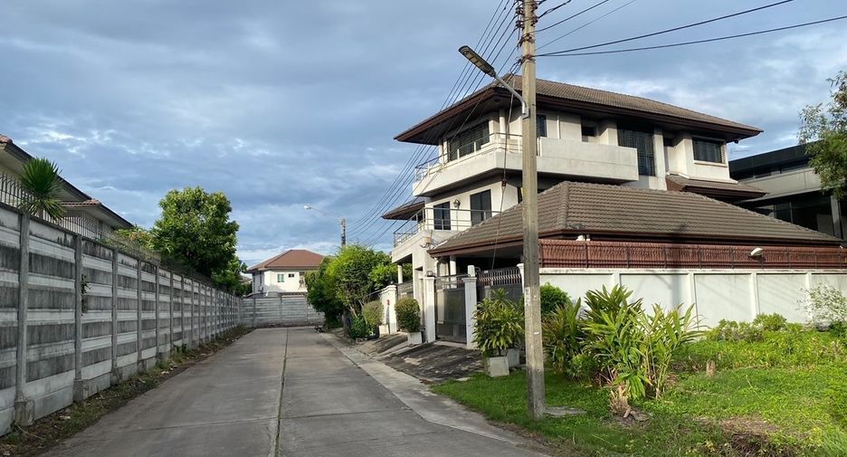 Grundstück zum Kauf in Pak Kret, Nonthaburi