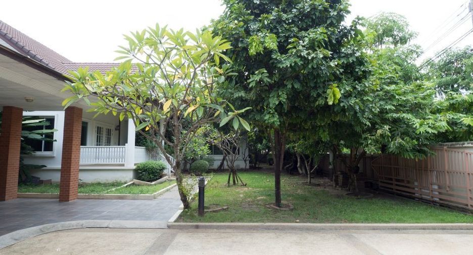 For sale 5 bedrooms house in Nong Khaem, Bangkok